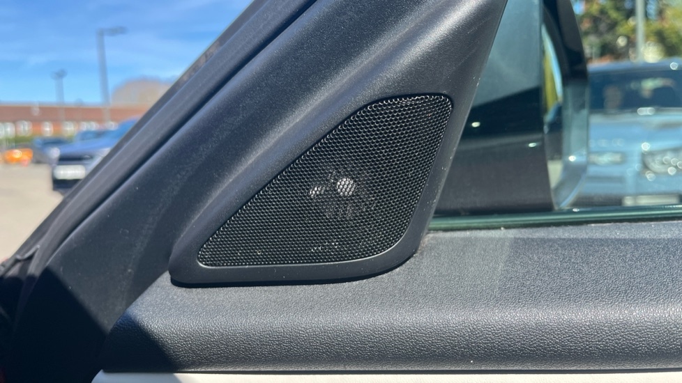 Used Land Rover Range Rover Velar 2021 for sale - 76722132: Photo 32