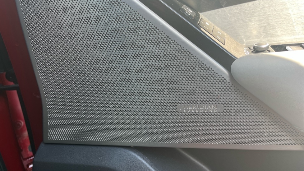 Used Land Rover Range Rover Velar 2021 for sale - 76722132: Photo 36