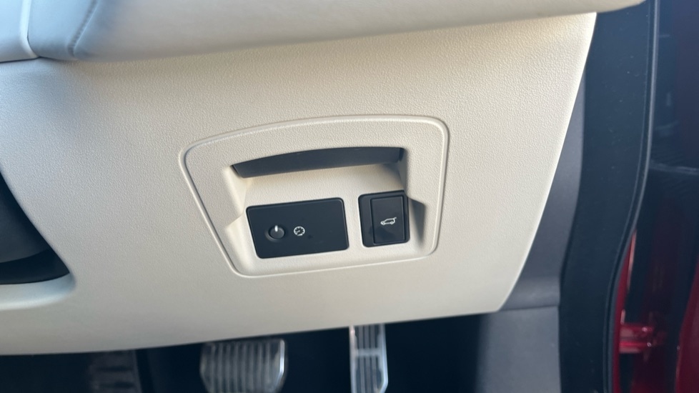 Used Land Rover Range Rover Velar 2021 for sale - 76722132: Photo 38