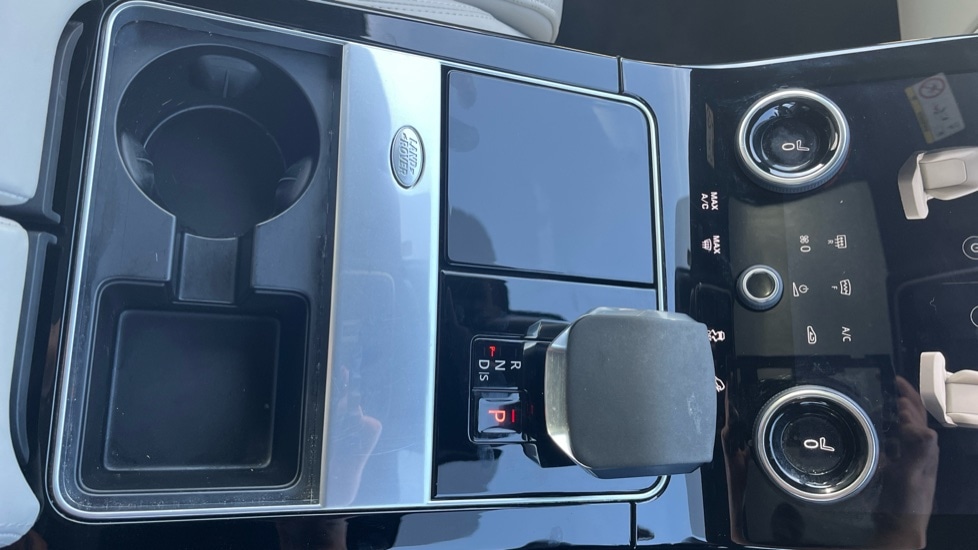 Used Land Rover Range Rover Velar 2021 for sale - 76722132: Photo 41