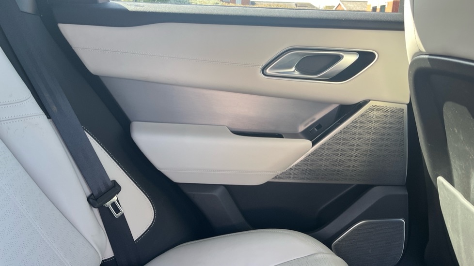 Used Land Rover Range Rover Velar 2021 for sale - 76722132: Photo 56