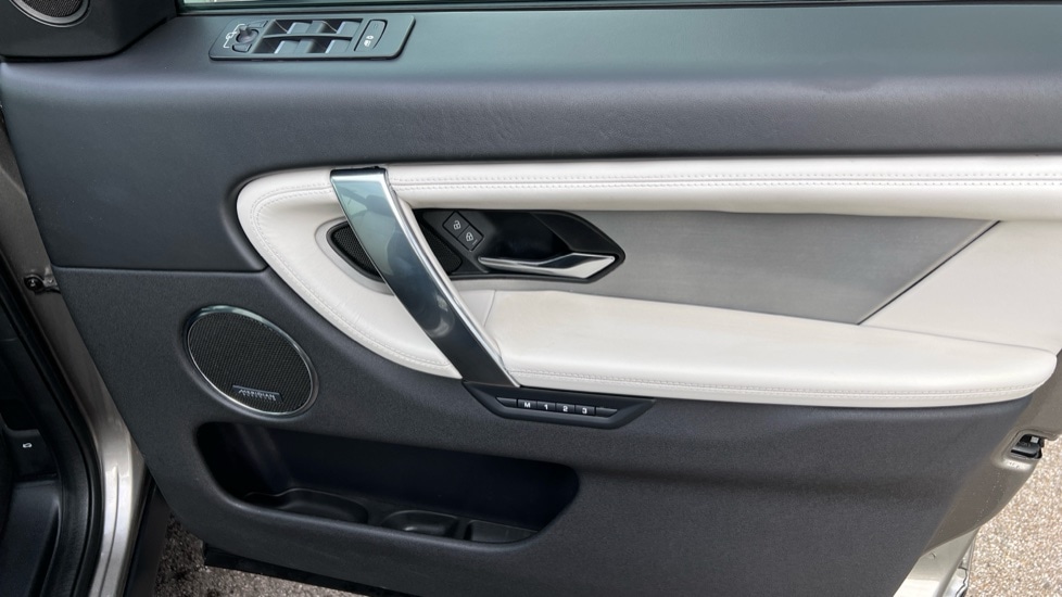 Used Land Rover Discovery Sport 2022 for sale - 76007958: Photo 34