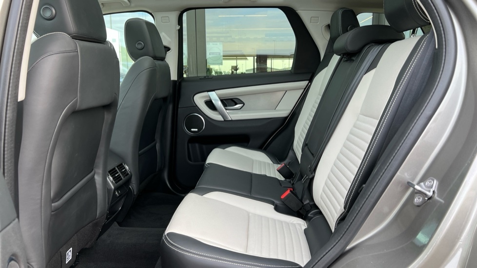 Used Land Rover Discovery Sport 2022 for sale - 76007958: Photo 4