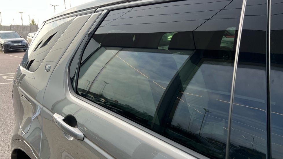 Used Land Rover Discovery Sport 2022 for sale - 76007958: Photo 51