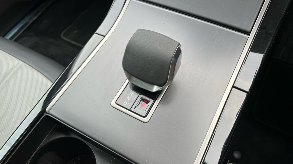 Used Land Rover Range Rover Evoque 2025 for sale - 76272861: Photo 13