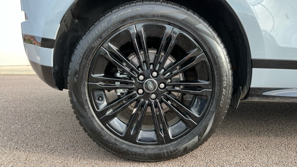 Used Land Rover Range Rover Evoque 2025 for sale - 76272861: Photo 31