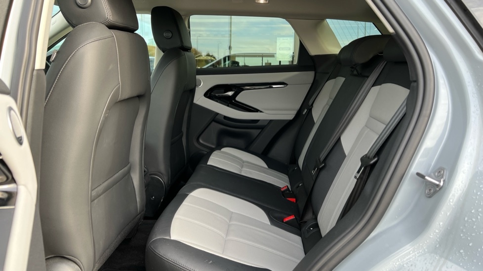 Used Land Rover Range Rover Evoque 2025 for sale - 76272861: Photo 4