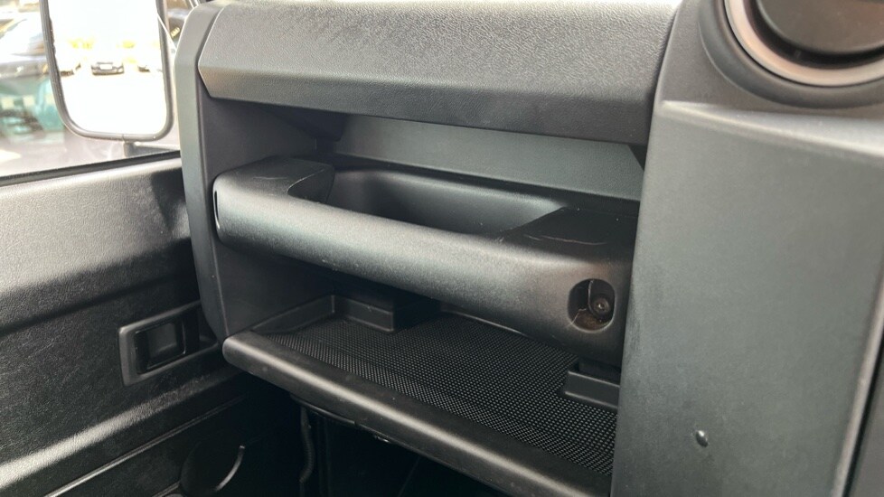 Used Land Rover Defender 2010 for sale - 76873062: Photo 18