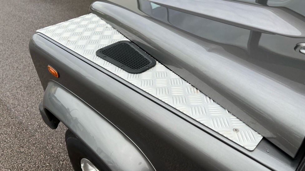 Used Land Rover Defender 2010 for sale - 76873062: Photo 21