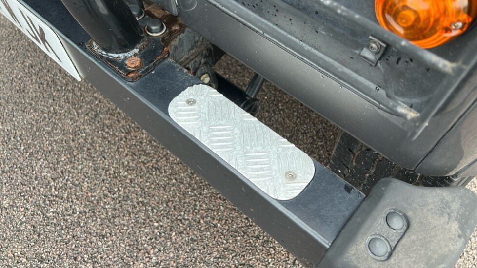 Used Land Rover Defender 2010 for sale - 76873062: Photo 24