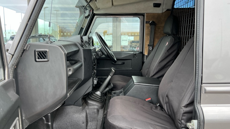 Used Land Rover Defender 2010 for sale - 76873062: Photo 3