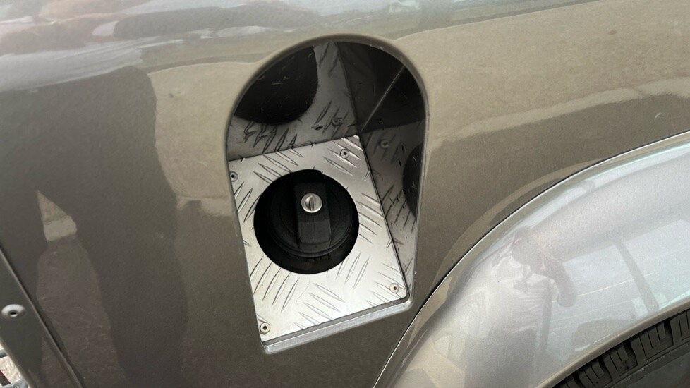 Used Land Rover Defender 2010 for sale - 76873062: Photo 37