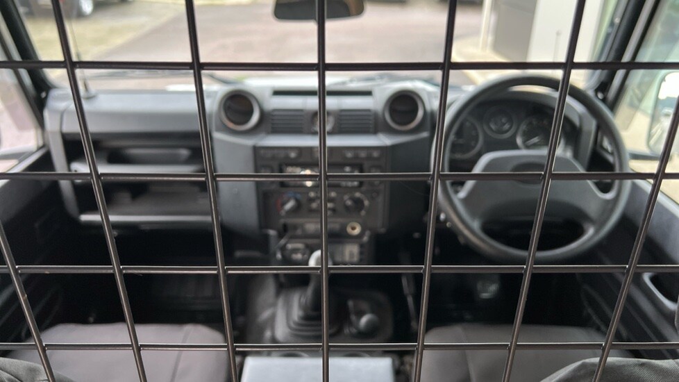 Used Land Rover Defender 2010 for sale - 76873062: Photo 9