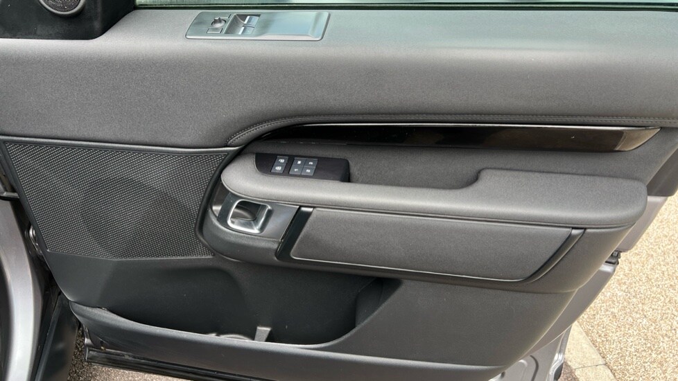 Used Land Rover Discovery 2023 for sale - 76539925: Photo 24