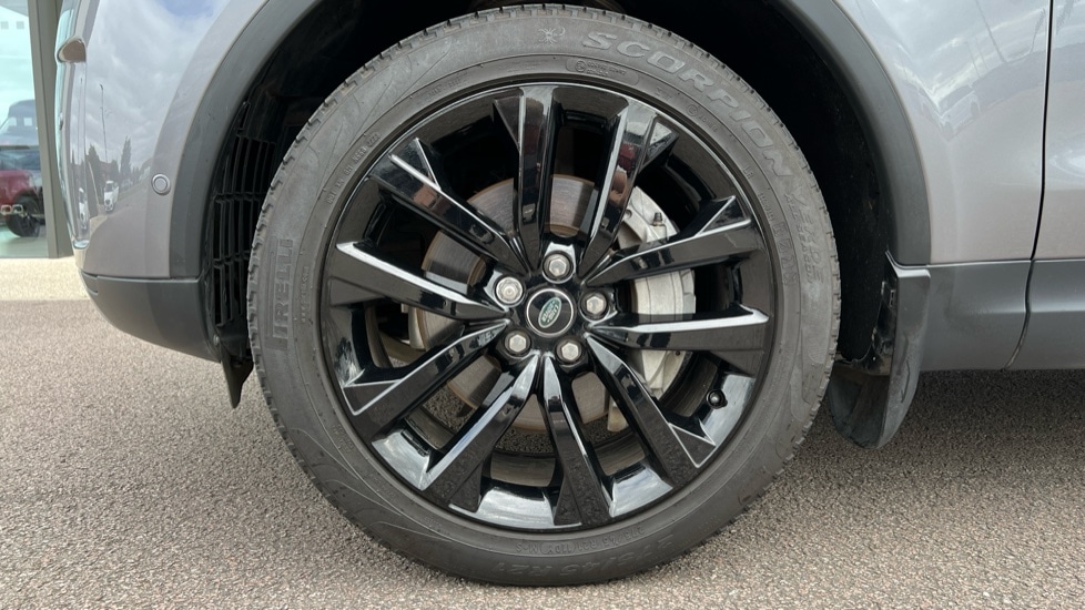 Used Land Rover Discovery 2023 for sale - 76539925: Photo 32