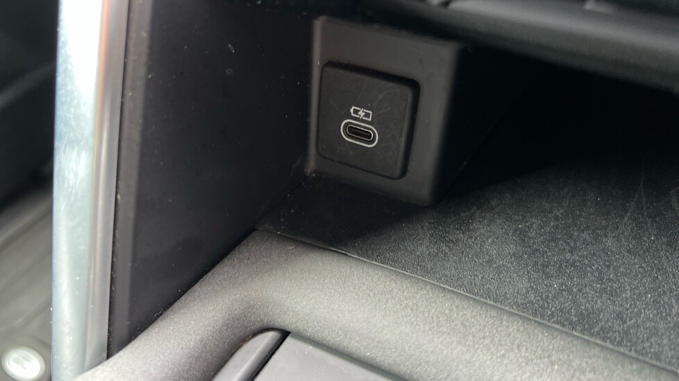 Used Land Rover Discovery 2023 for sale - 76539925: Photo 50