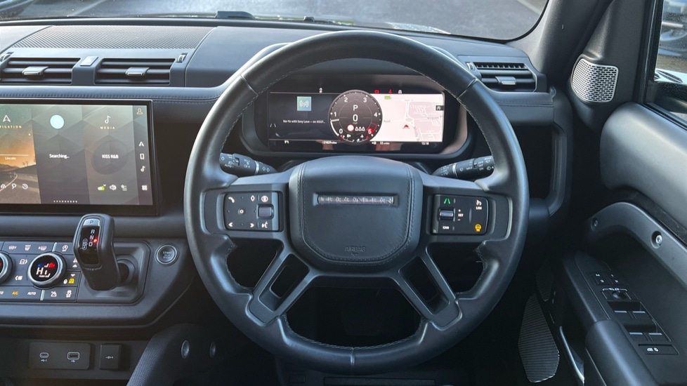 Used Land Rover Defender 2024 for sale - 76999540: Photo 15