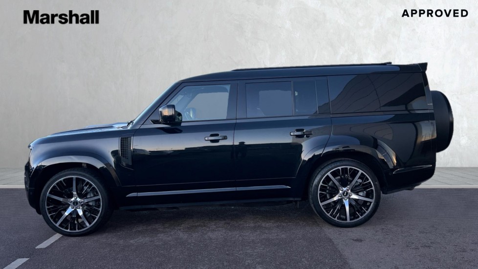 Used Land Rover Defender 2024 for sale - 76999540: Photo 26