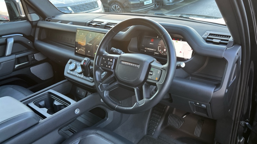 Used Land Rover Defender 2024 for sale - 76999540: Photo 28