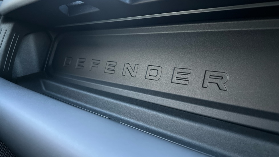 Used Land Rover Defender 2024 for sale - 76999540: Photo 37