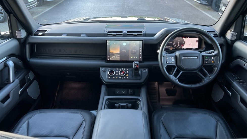 Used Land Rover Defender 2024 for sale - 76999540: Photo 9