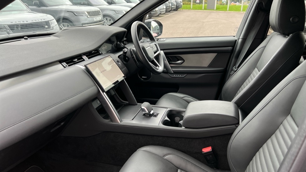 Used Land Rover Discovery Sport 2025 for sale - 76273064: Photo 3