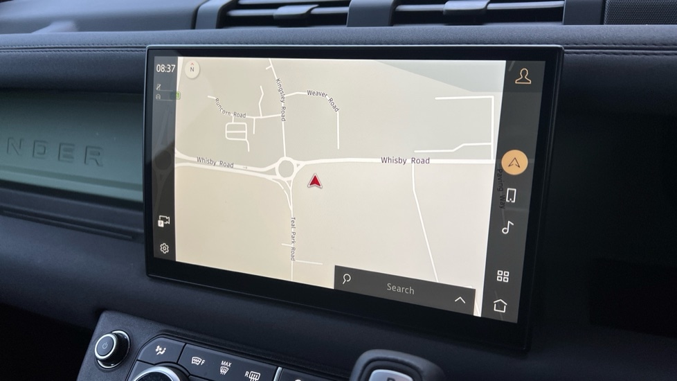 Used Land Rover Defender 2023 for sale - 76873079: Photo 11