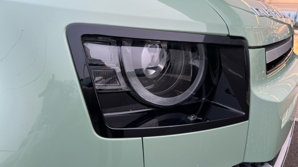 Used Land Rover Defender 2023 for sale - 76873079: Photo 17