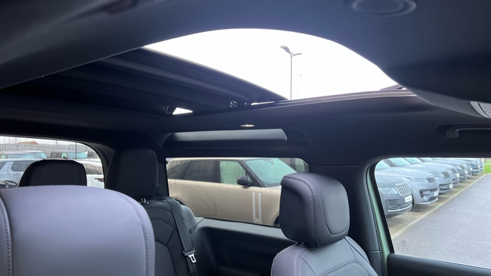 Used Land Rover Defender 2023 for sale - 76873079: Photo 21