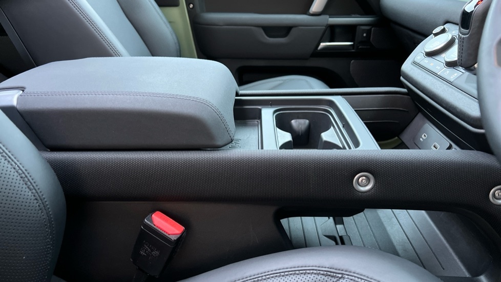 Used Land Rover Defender 2023 for sale - 76873079: Photo 22