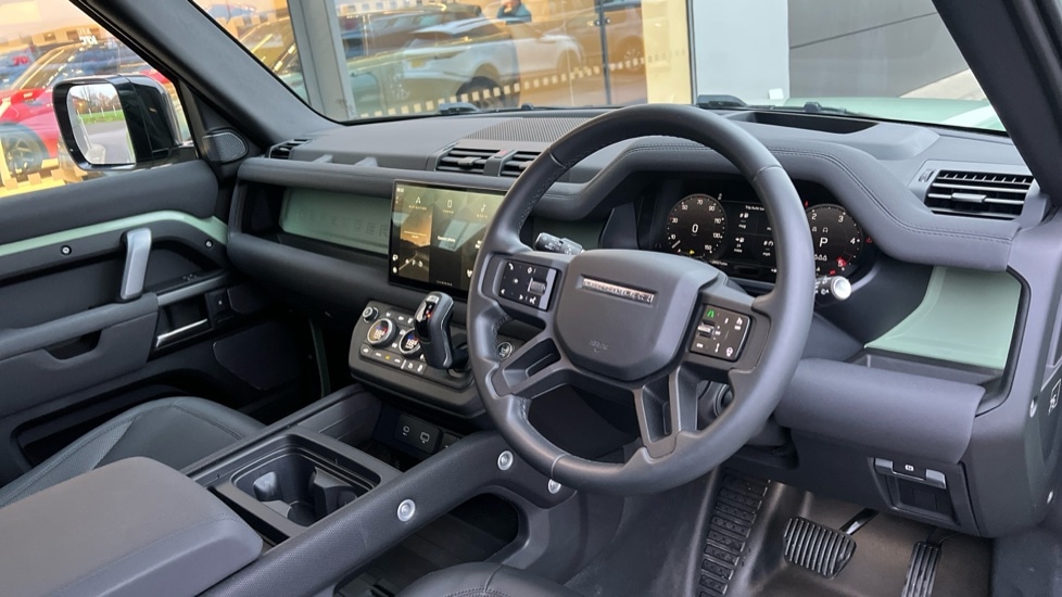Used Land Rover Defender 2023 for sale - 76873079: Photo 28