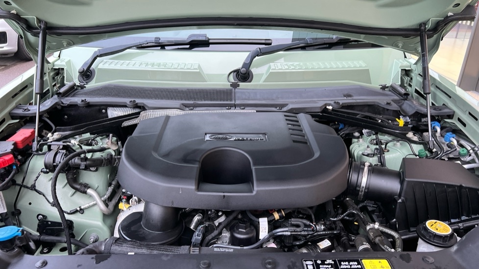 Used Land Rover Defender 2023 for sale - 76873079: Photo 30