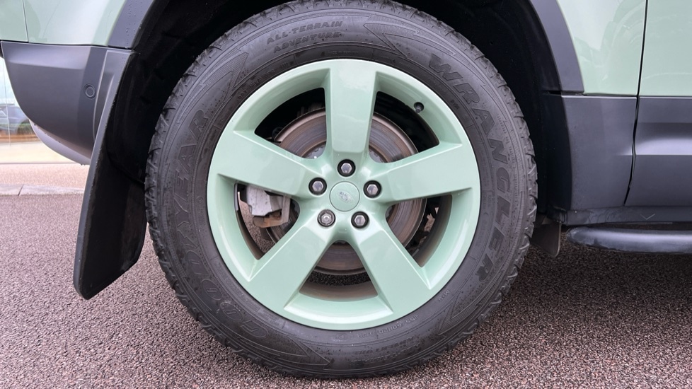 Used Land Rover Defender 2023 for sale - 76873079: Photo 31