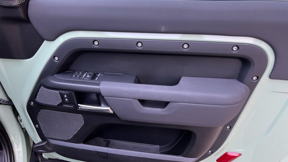 Used Land Rover Defender 2023 for sale - 76873079: Photo 34