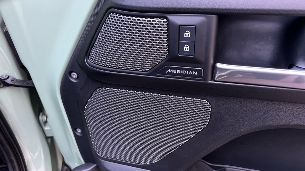 Used Land Rover Defender 2023 for sale - 76873079: Photo 36