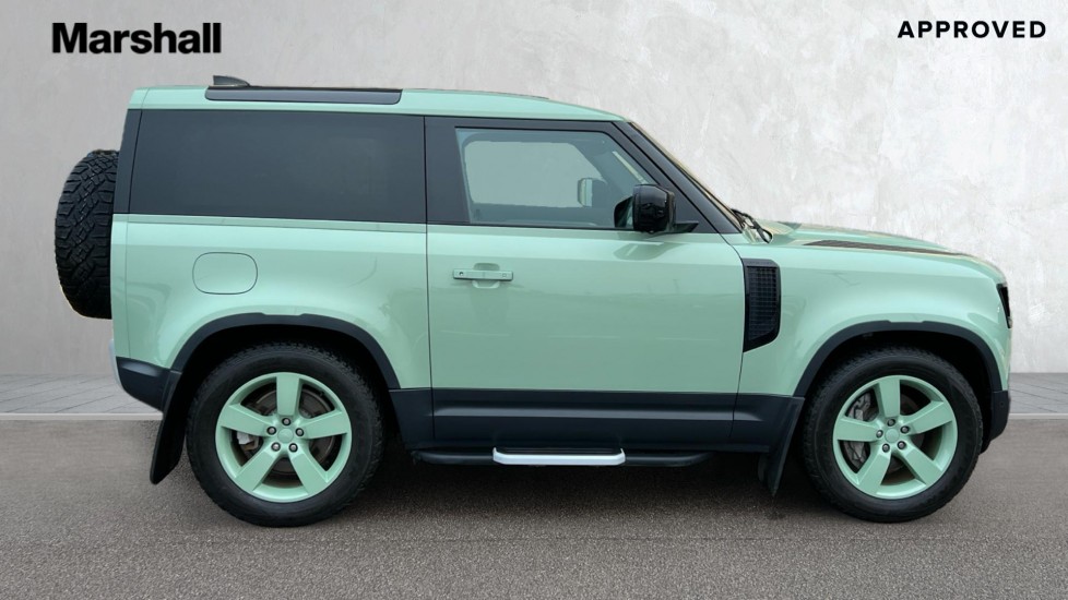 Used Land Rover Defender 2023 for sale - 76873079: Photo 5