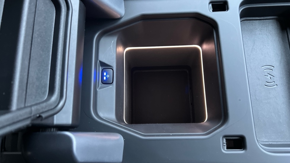 Used Land Rover Defender 2023 for sale - 76873079: Photo 51