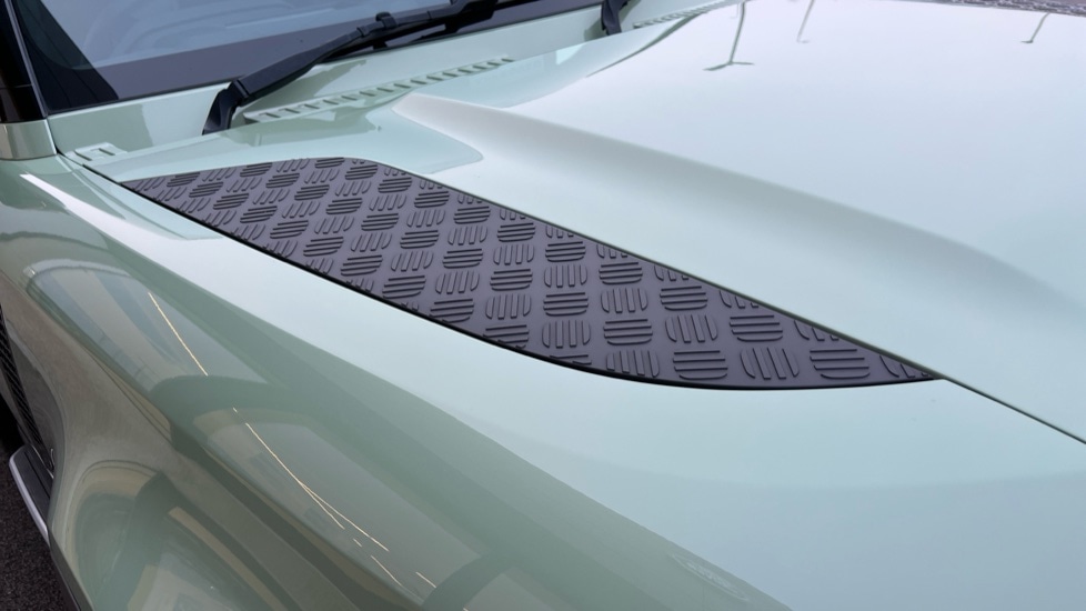 Used Land Rover Defender 2023 for sale - 76873079: Photo 61