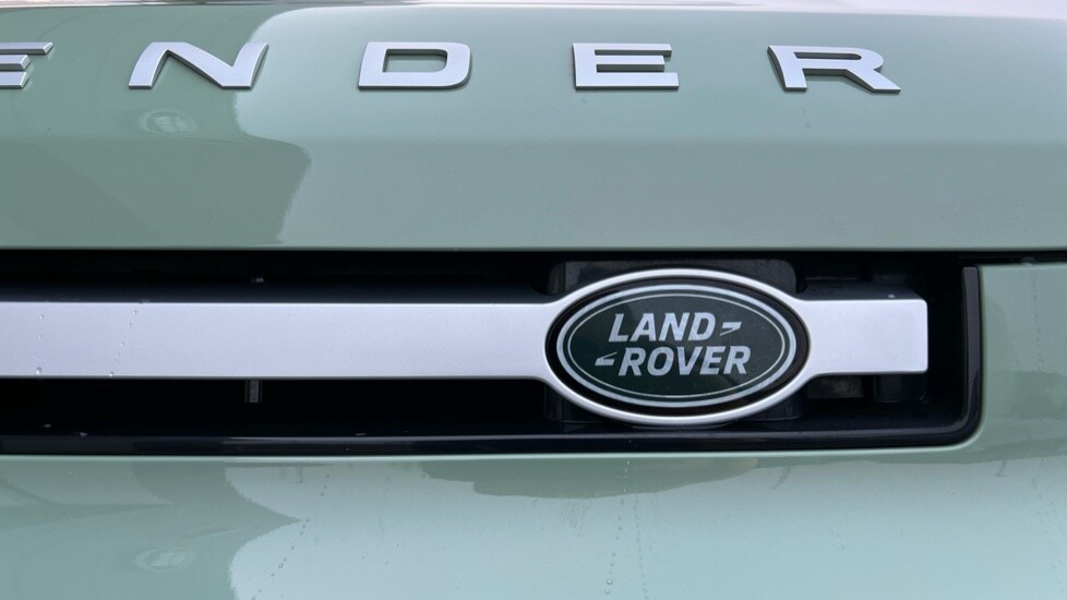 Used Land Rover Defender 2023 for sale - 76873079: Photo 62