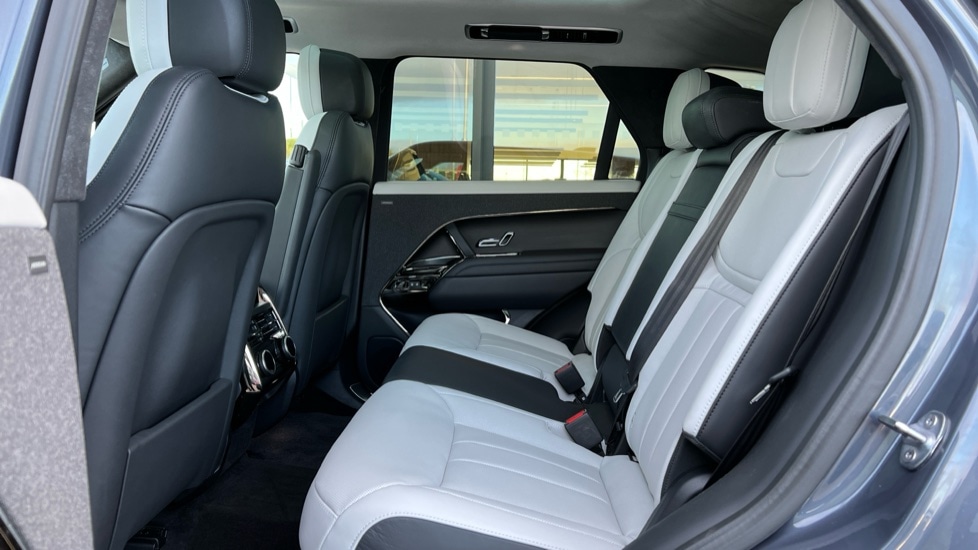 Used Land Rover Range Rover Sport 2023 for sale - 76623430: Photo 4