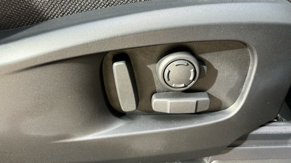 Used Land Rover Defender 2024 for sale - 76487394: Photo 22