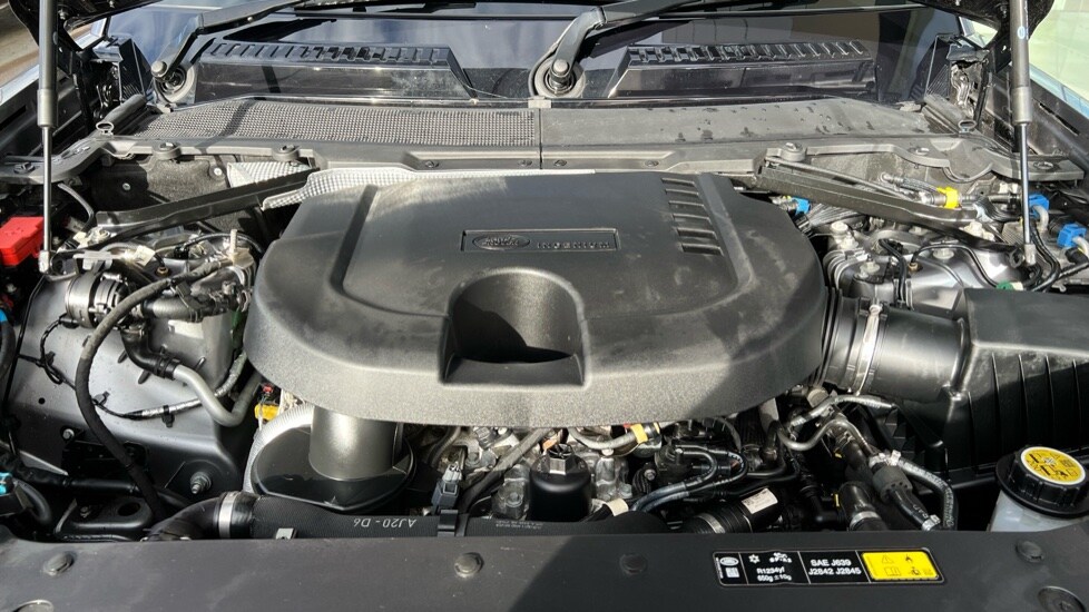 Used Land Rover Defender 2024 for sale - 76487394: Photo 30