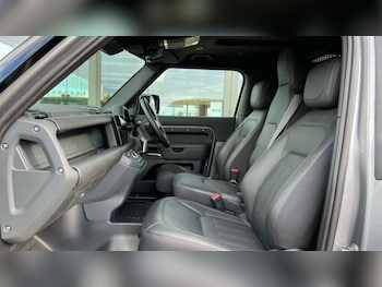 Used Land Rover Defender 2024 for sale - 76487394: Photo
