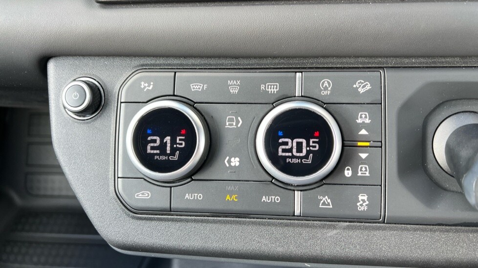 Used Land Rover Defender 2024 for sale - 76487394: Photo 41