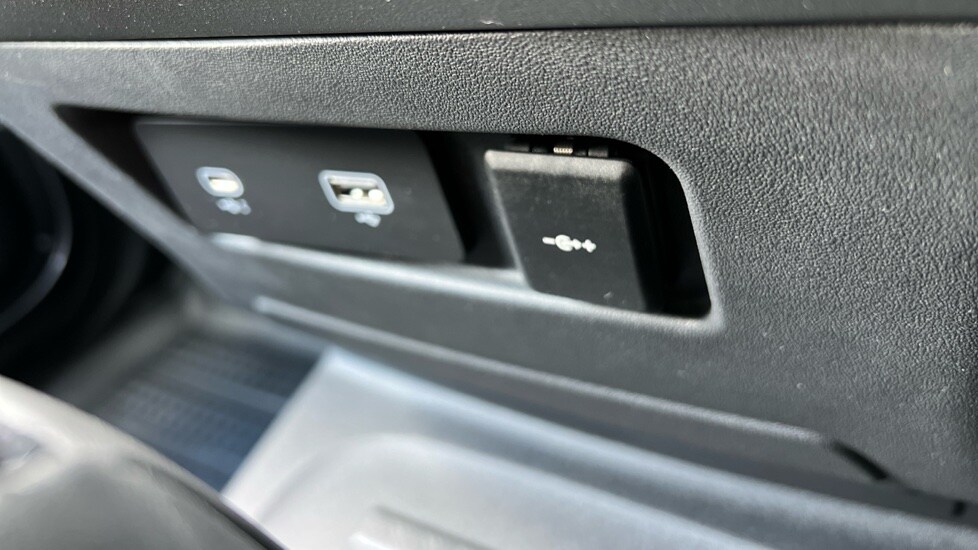 Used Land Rover Defender 2024 for sale - 76487394: Photo 44