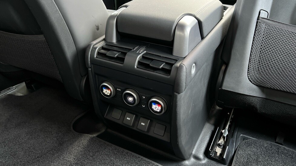 Used Land Rover Defender 2023 for sale - 77018310: Photo 18