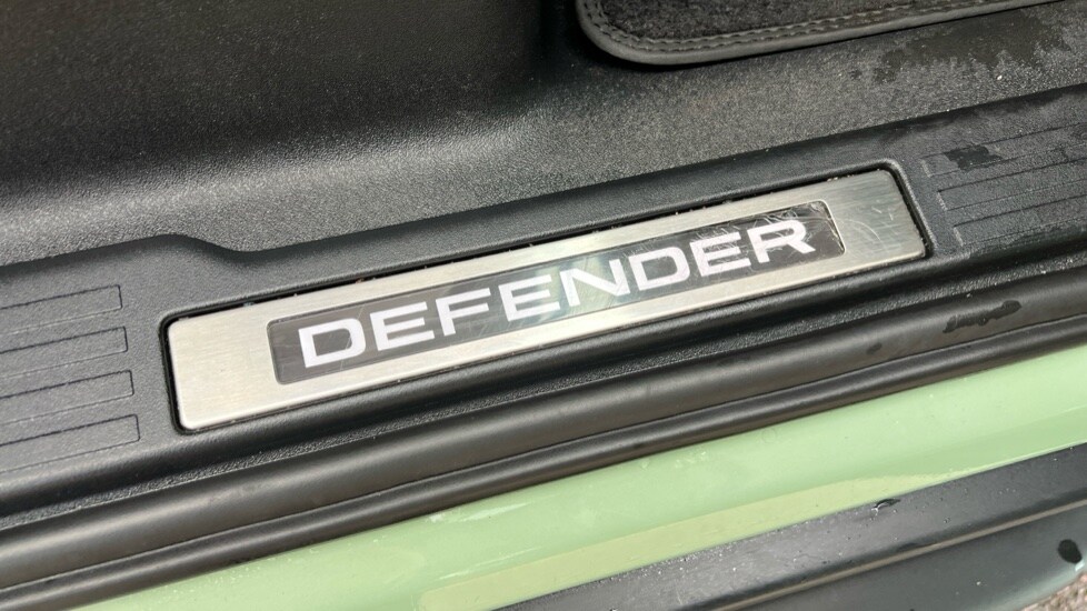 Used Land Rover Defender 2023 for sale - 77018310: Photo 23