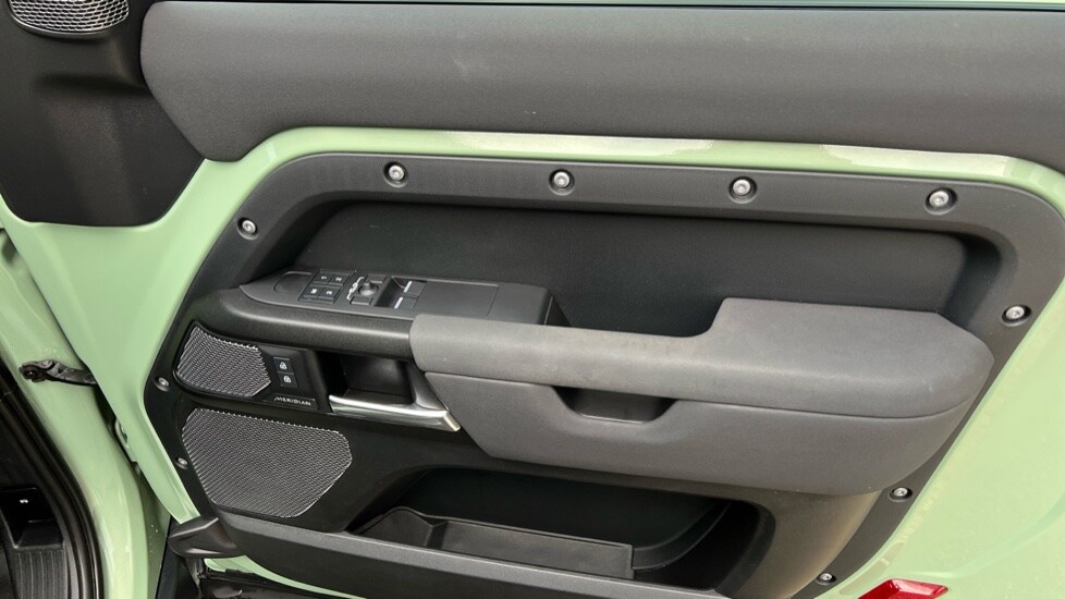 Used Land Rover Defender 2023 for sale - 77018310: Photo 24