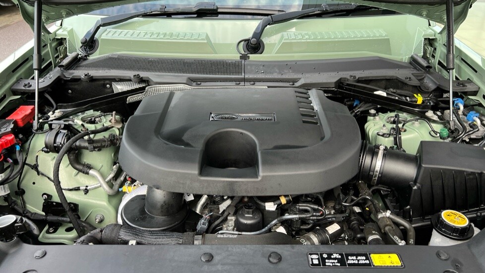 Used Land Rover Defender 2023 for sale - 77018310: Photo 30