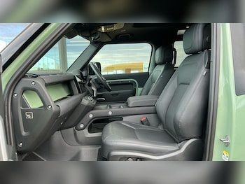 Used Land Rover Defender 2023 for sale - 77018310: Photo